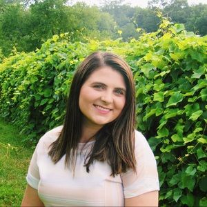 Meet your Posher, Elise